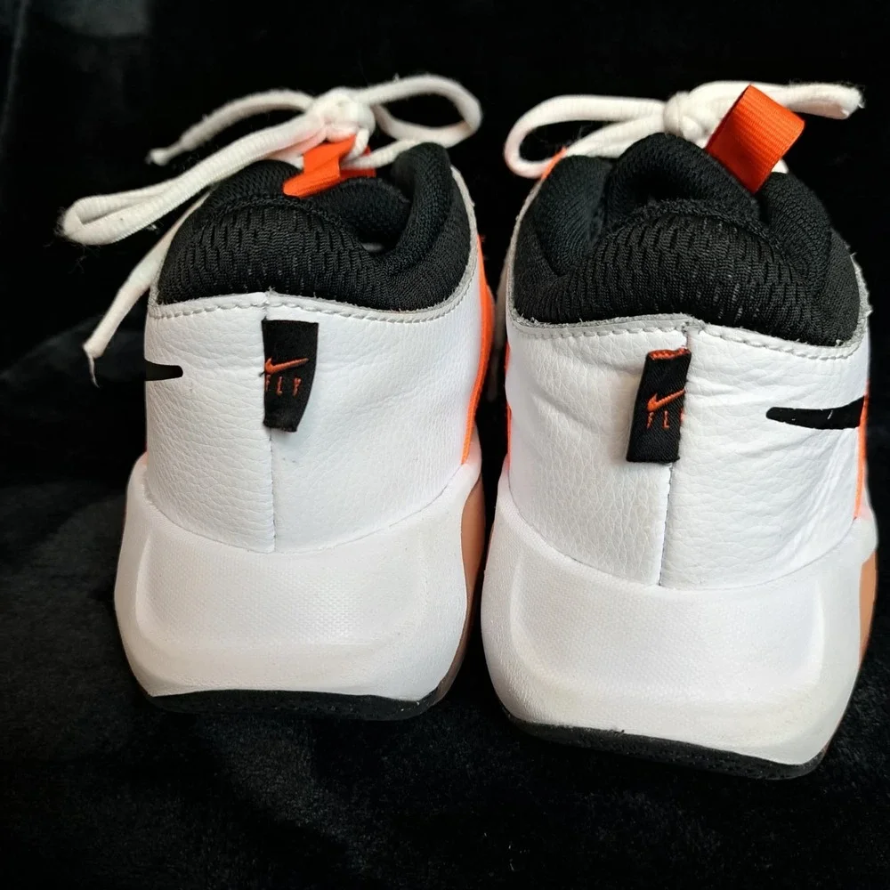 Nike Air Zoom Crossover GS Basketball Shoes White/Black/Orange Youth 6.5